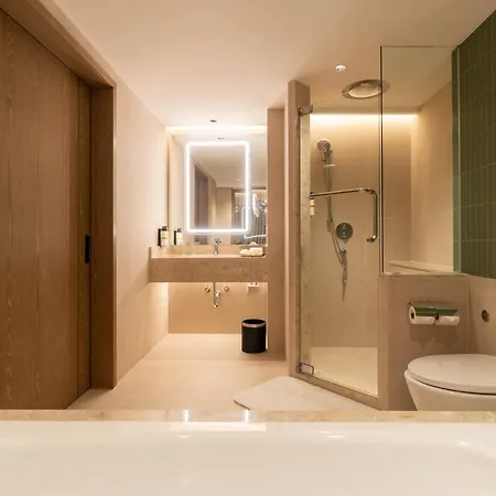 Pullman Phuket Karon Beach Resort Buitenkant foto Bathroom