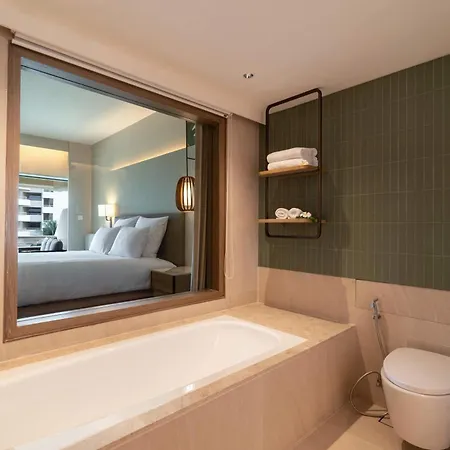 Pullman Phuket Karon Beach Resort Buitenkant foto Bathroom