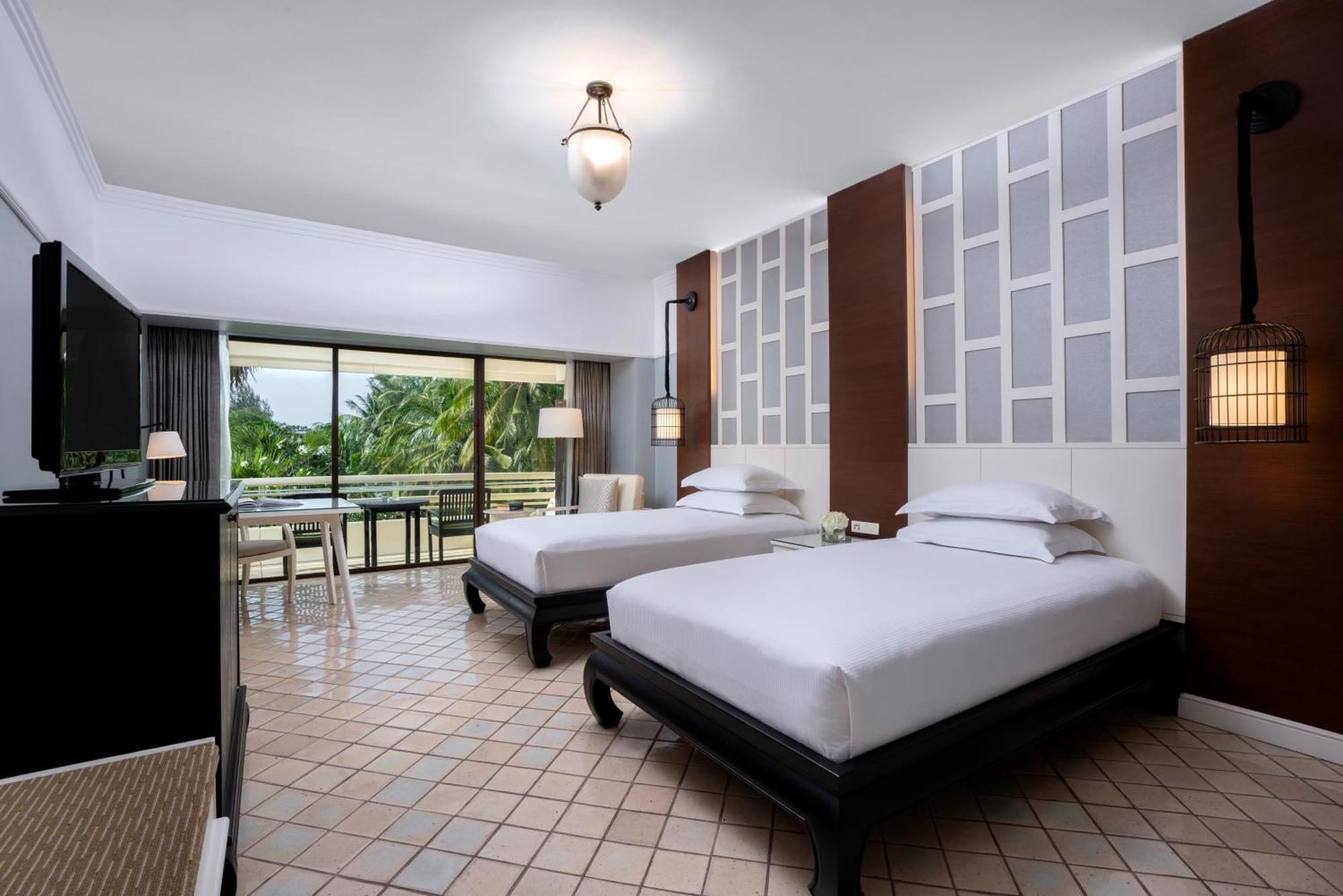 รีสอร์ท พูลแมน ภูเก็ต กะรน บีช รีสอร์ต Karon